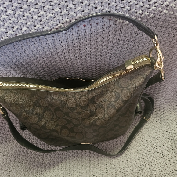 Authentic Coach Signature Pennie Shoulder Bag - Picture 5 of 16